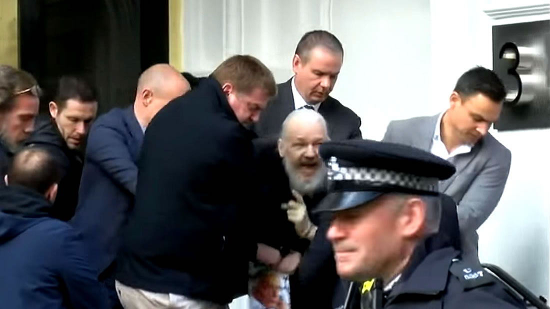 Imponen nuevos y extremos cargos criminales contra Julian Assange