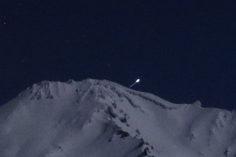 OVNI es fotografiado despegando del Monte Shasta en California