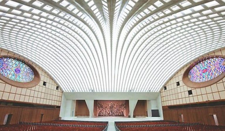 Símbolos Illuminati y satánicos en iglesias: el Ojo que todo lo ve, la serpiente y más Símbolos Illuminati y satánicos en iglesias: el Ojo que todo lo ve, la serpiente y más