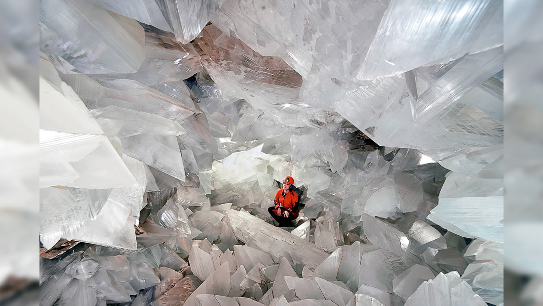 Abren al público «La Geoda» una enorme cueva de cristales en España