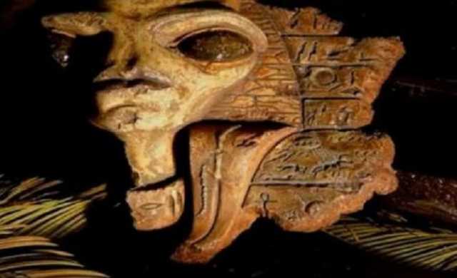 ¿Alienígenas coexistiendo con humanos en el antiguo Egipto?