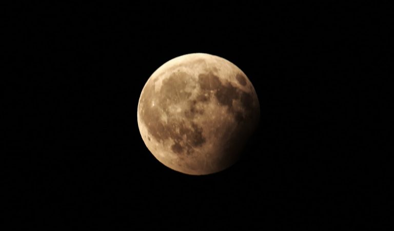 Eclipse de Luna este martes 16 de julio: ¿Cómo verlo? Eclipse de Luna este martes 16 de julio: ¿Cómo verlo?