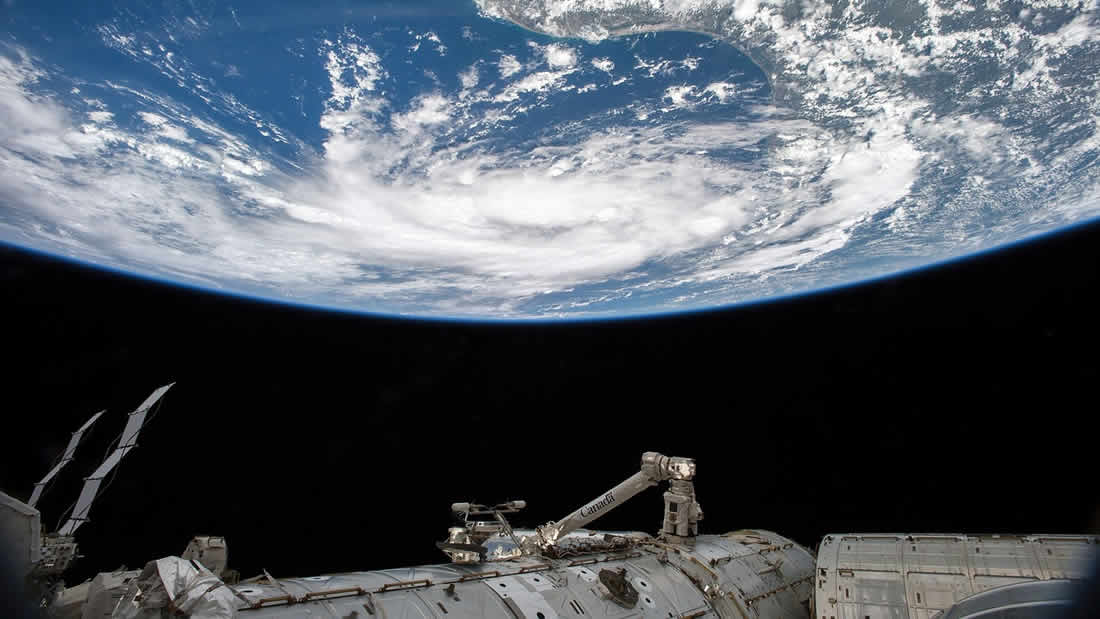 «He visto desiertos avanzar y glaciares derretirse», advierte astronauta desde la Estación Espacial Internacional