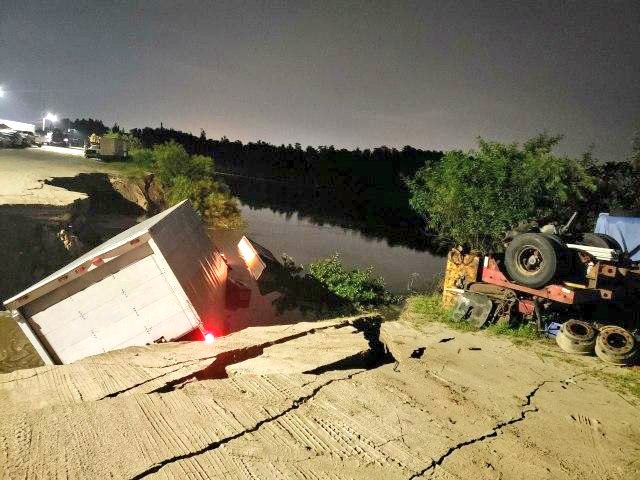 Un agujero de 30 metros se abre en Florida y se «traga» varios camiones