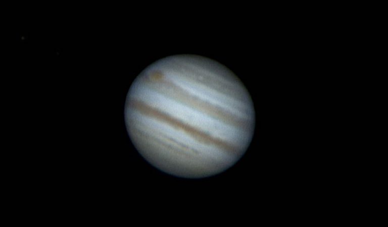 Júpiter no gira de la misma forma alrededor del Sol que los demás planetas Júpiter no gira de la misma forma alrededor del Sol que los demás planetas