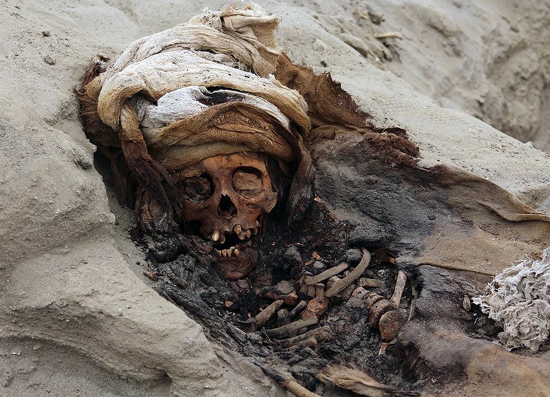 Arqueólogos hacen el mayor descubrimiento de niños sacrificados en Perú