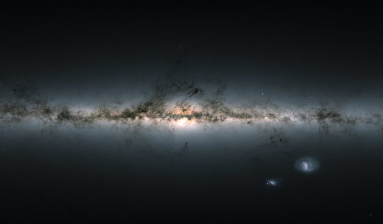 Astrónomos desconcertados por «Cadenas Montañosas» que se adentran en la Vía Láctea Astrónomos desconcertados por «Cadenas Montañosas» que se adentran en la Vía Láctea