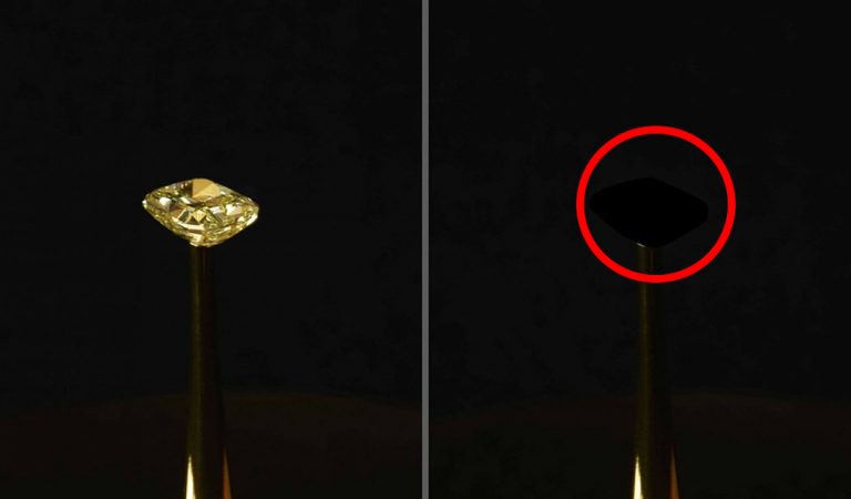 Crean el material más negro existente y convierte los diamantes en «agujeros negros» Crean el material más negro existente y convierte los diamantes en «agujeros negros»