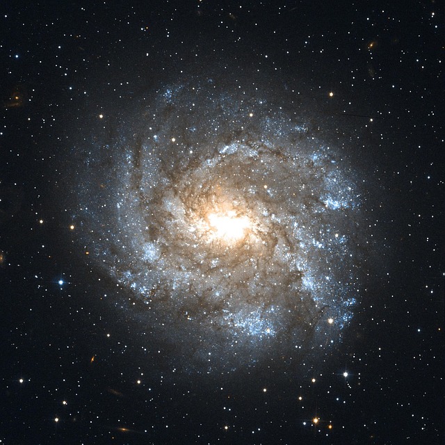NGC 2082 es una galaxia espiral intermedia en la constelación de Dorado
