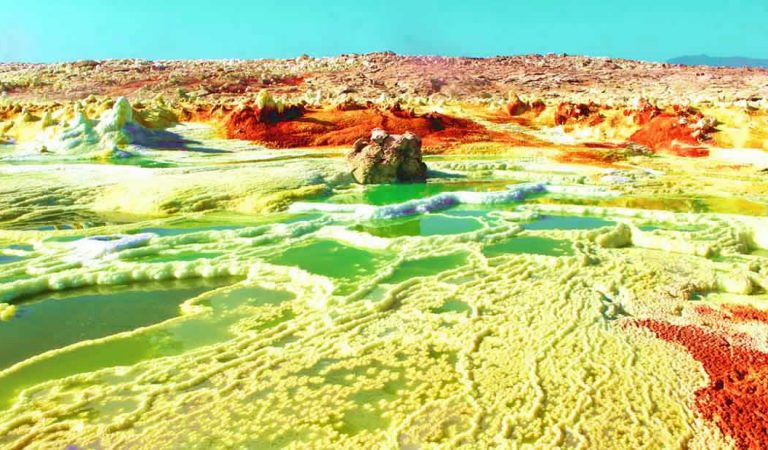 Chimeneas termales de Dallol (Etiopía): el lugar más infernal de la Tierra que acoge vida Chimeneas termales de Dallol (Etiopía): el lugar más infernal de la Tierra que acoge vida