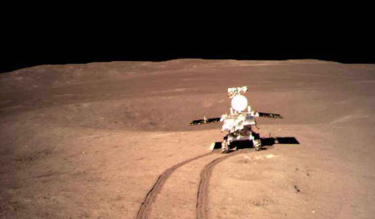 China lanza nueva fotografía de la sustancia «gel» extraña hallada en la Luna China lanza nueva fotografía de la sustancia «gel» extraña hallada en la Luna