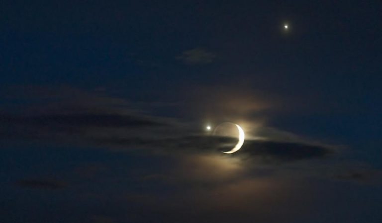 La Luna se ubicará hoy entre los brillantes Venus y Júpiter La Luna se ubicará hoy entre los brillantes Venus y Júpiter