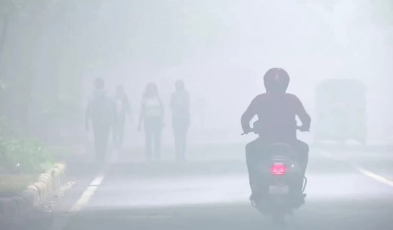 Nueva Delhi (India) se ha convertido en una «cámara de gas». Contaminación obliga a aviones a desviarse Nueva Delhi (India) se ha convertido en una «cámara de gas». Contaminación obliga a aviones a desviarse