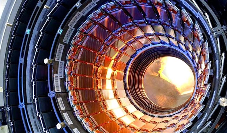El CERN busca «cazar» la misteriosa partícula de la Quinta Fuerza de la Naturaleza «X17» El CERN busca «cazar» la misteriosa partícula de la Quinta Fuerza de la Naturaleza «X17»