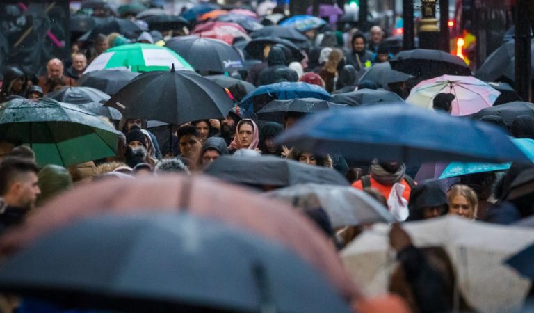 Confirmado: microplásticos están lloviendo sobre habitantes de las ciudades Confirmado: microplásticos están lloviendo sobre habitantes de las ciudades