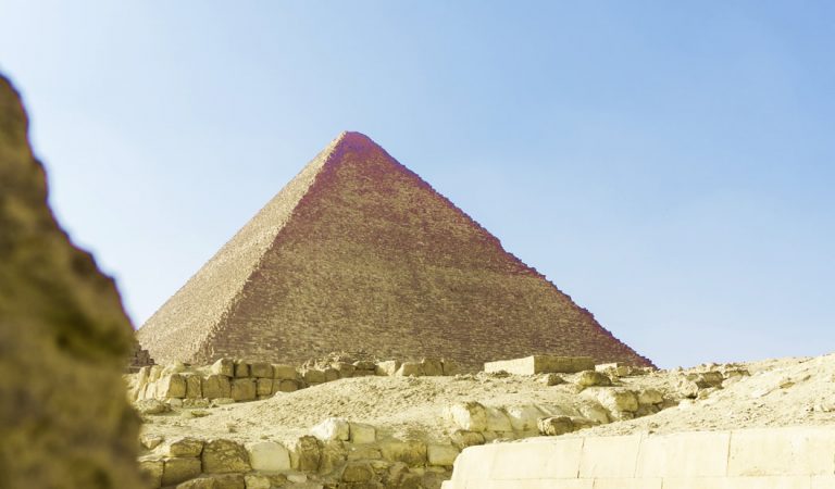 Científicos bombardearán Pirámide de Giza con rayos cósmicos para confirmar existencia de cámara oculta Científicos bombardearán Pirámide de Giza con rayos cósmicos para confirmar existencia de cámara oculta