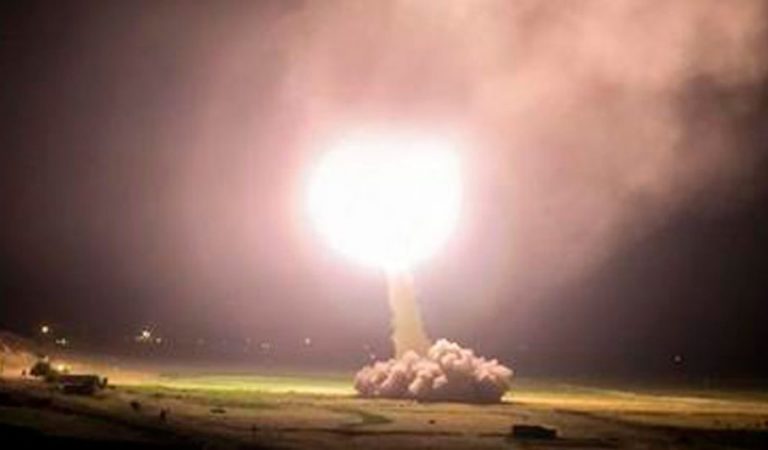 Irán ataca con decenas de misiles una base aérea de EE.UU. en Irak Irán ataca con decenas de misiles una base aérea de EE.UU. en Irak