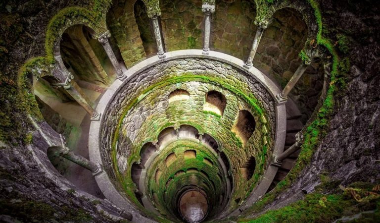 Quinta da Regaleira: pozo iniciático que esconde grandes secretos masones (Vídeo) Quinta da Regaleira: pozo iniciático que esconde grandes secretos masones (Vídeo)