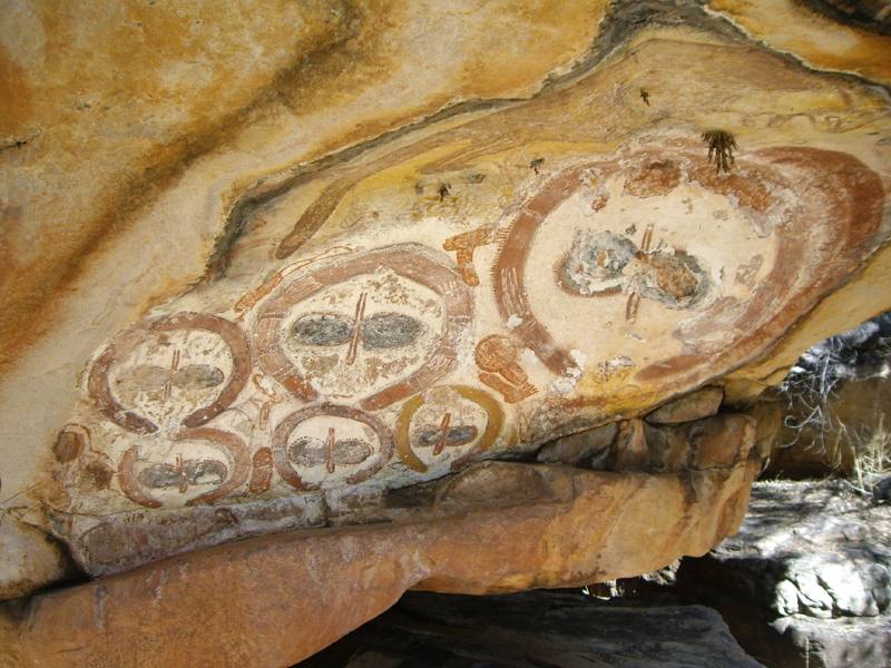 Wandjinas y la simbología de la Serpiente: seres que descendieron a la Tierra en tiempos muy antiguos (VÍDEO)