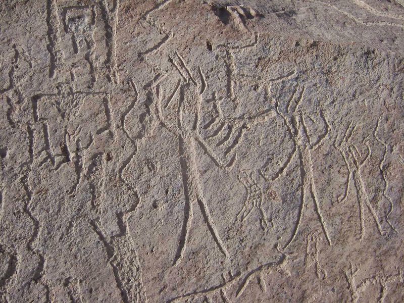 Alienígenas en el antiguo Perú: misteriosos petroglifos de «Toro Muerto»