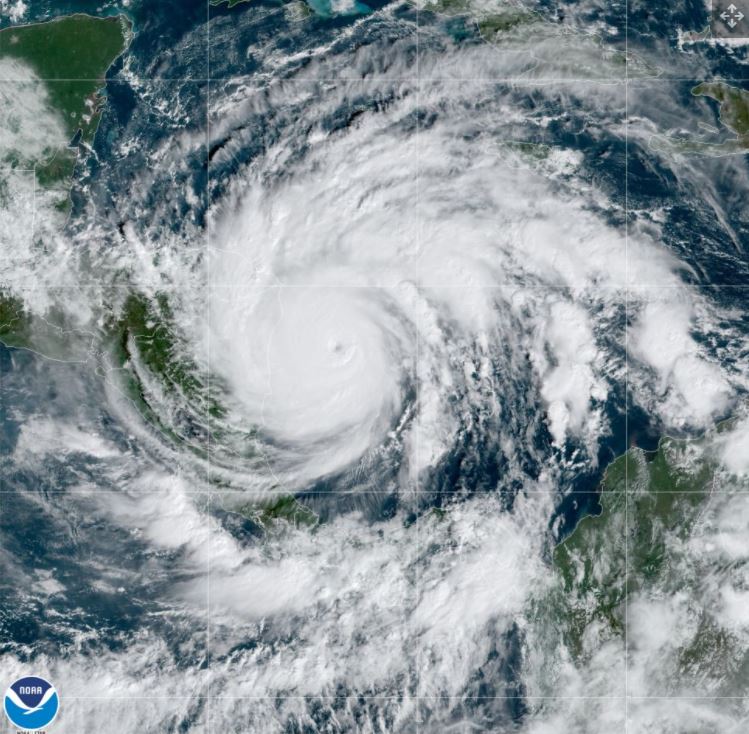 Catastrófico huracán Iota de categoría 5 amenaza a Honduras y Nicaragua