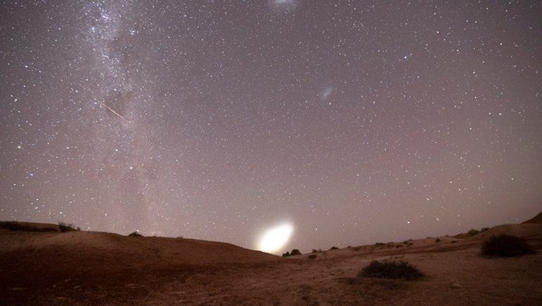 Astrofotógrafo captura misterioso «No Identificado» en el Valle de la Luna Rojo (Argentina)