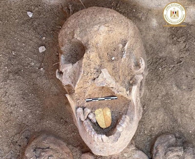 El extraño hallazgo de una momia con lengua de oro en Egipto
