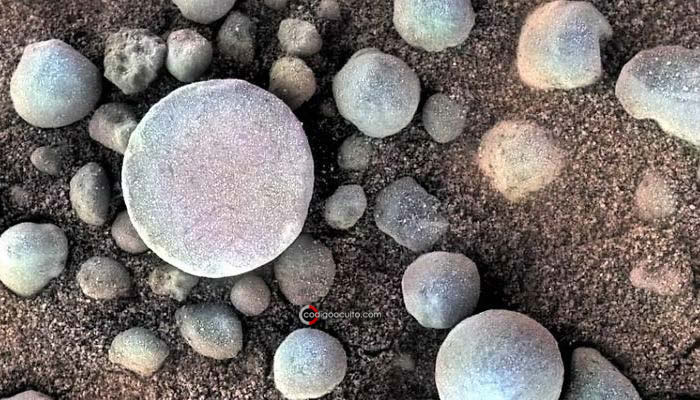 Las esférulas marcianas encontradas en 2012 no se pueden explicar de la misma forma ya que son más numerosas y más grandes
