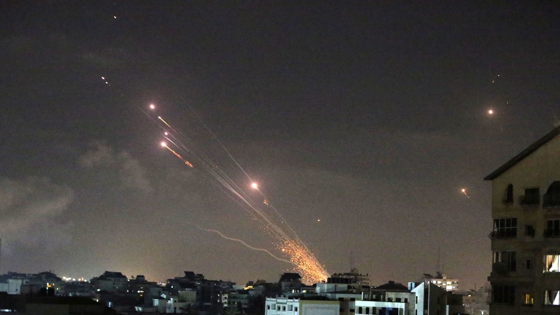 Cohetes lanzados contra Israel por milicianos palestinos, Franja de Gaza, el 12 de mayo de 2021