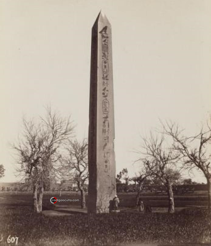Magnífico Obelisco rescatado de la antigua Heliópolis
