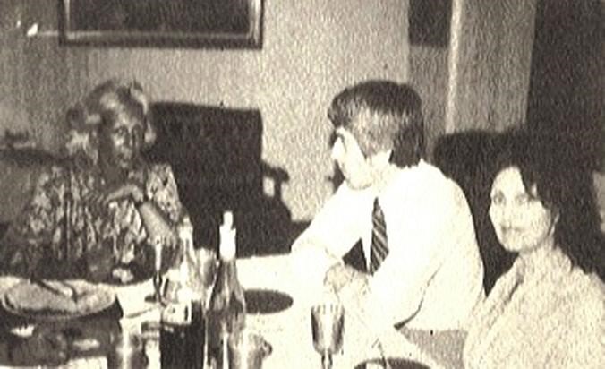 Bettina Allen junto al reconocido astrofísico francés Jaques Vallé y esposa, quién en 1980 visitara por primera vez la Argentina