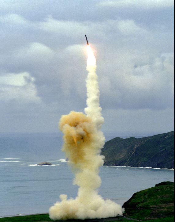  Misil Minuteman III en pleno lanzamiento