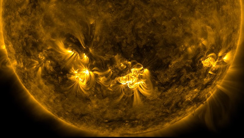 El Solar Dynamics Observatory de NASA capturó esta impresionante imagen, una imagen fija de un video, de una poderosa llamarada X1 que brotó del sol el 28 de octubre de 2021