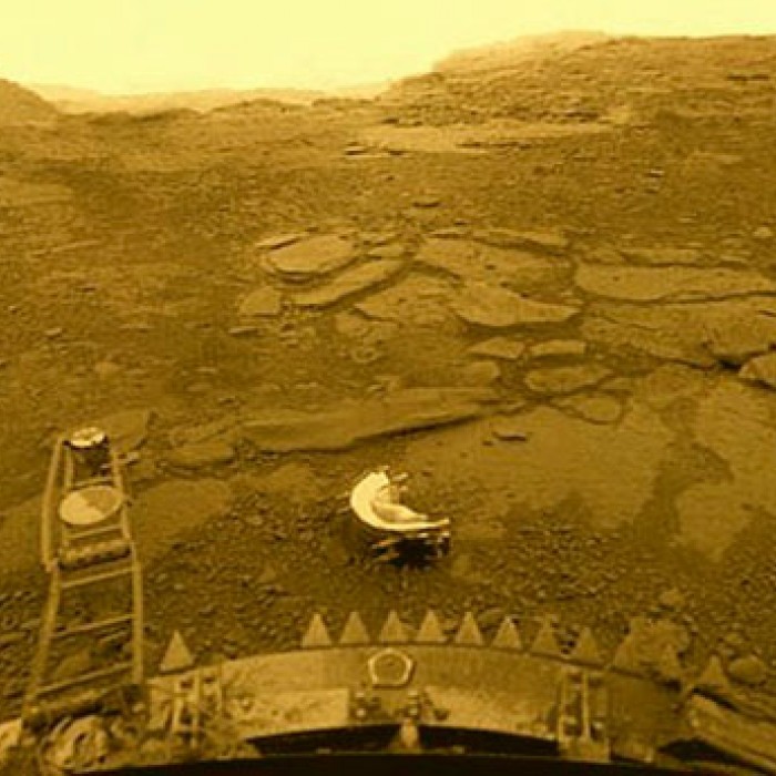 La árida superficie de Venus, fotografiada por la sonda soviética Venera-13 en 1981