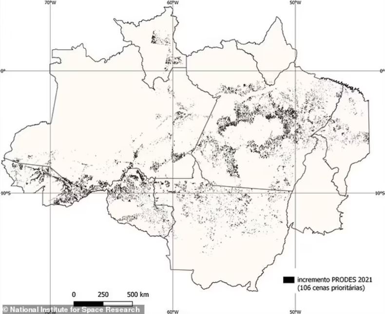 El sistema de monitoreo Prodes del Instituto Nacional Brasileño de Investigaciones Espaciales (INPE) ha demostrado que 13.235 km cuadrados de selva tropical fueron destruidas entre agosto de 2020 y julio de 2021. En la imagen: un mapa que muestra la deforestación identificada por Prodes en la Amazonía brasileña en 106 áreas clave