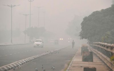 Nueva Delhi, India es invadida por enorme nube de contaminación que obliga a cerrar escuelas