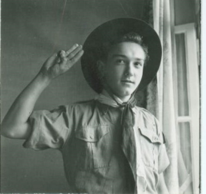 Un joven Erich von Däniken durante sus años como boy scout.