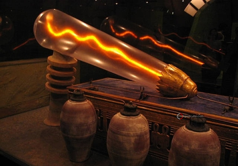 ¿Fueron las lámparas de Dendera esas "serpientes eléctricas" que narra el relato?