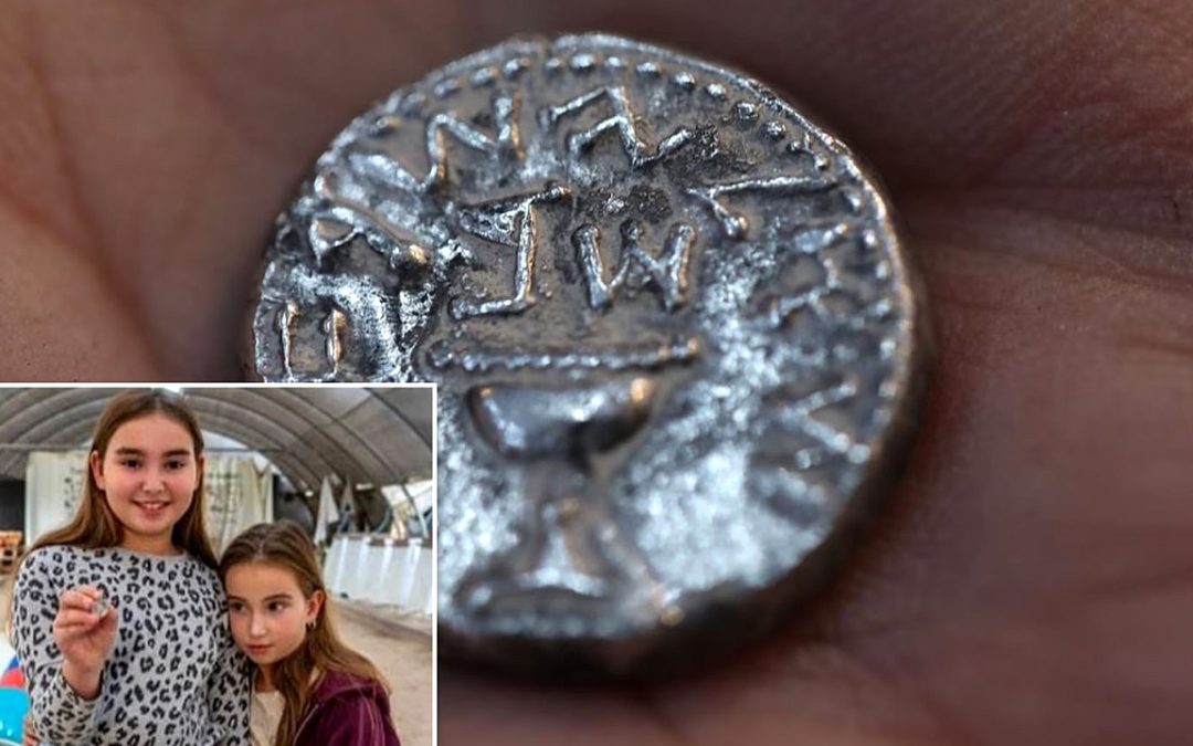 Jerusalén: Niña de 11 años halla moneda de 2.000 años acuñada por sacerdote en el 68 a. C.