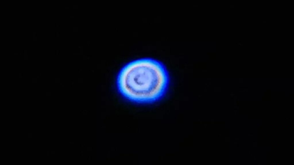 El OVNI en forma de rosquilla visto sobre Suiza apareció la misma noche que la cápsula Endeavour de SpaceX reingresaba a la Tierra