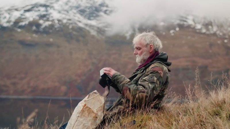 Ermitaño: un hombre pasó 40 años viviendo en un bosque "apartado del mundo"