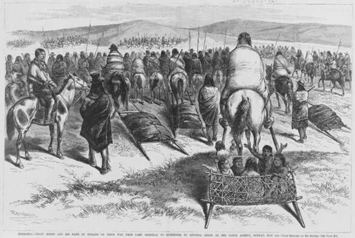 Caballo Loco y su tropa en camino a Camp Sheridan para rendirse ante el General Crook en Red Cloud Agency, 6 de mayo de 1877