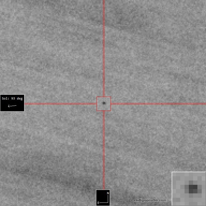 El asteroide 2022 AE1 observado con el telescopio Calar Alto Schmidt en España la tarde del 19 de enero de 2022. La imagen es una composición de 124 fotogramas, cada uno de un minuto de duración, combinados con el movimiento del asteroide y procesados ​​para eliminar el fondo. estrellas. El asteroide es visible como el punto en el centro de la imagen, dentro del cuadro rojo