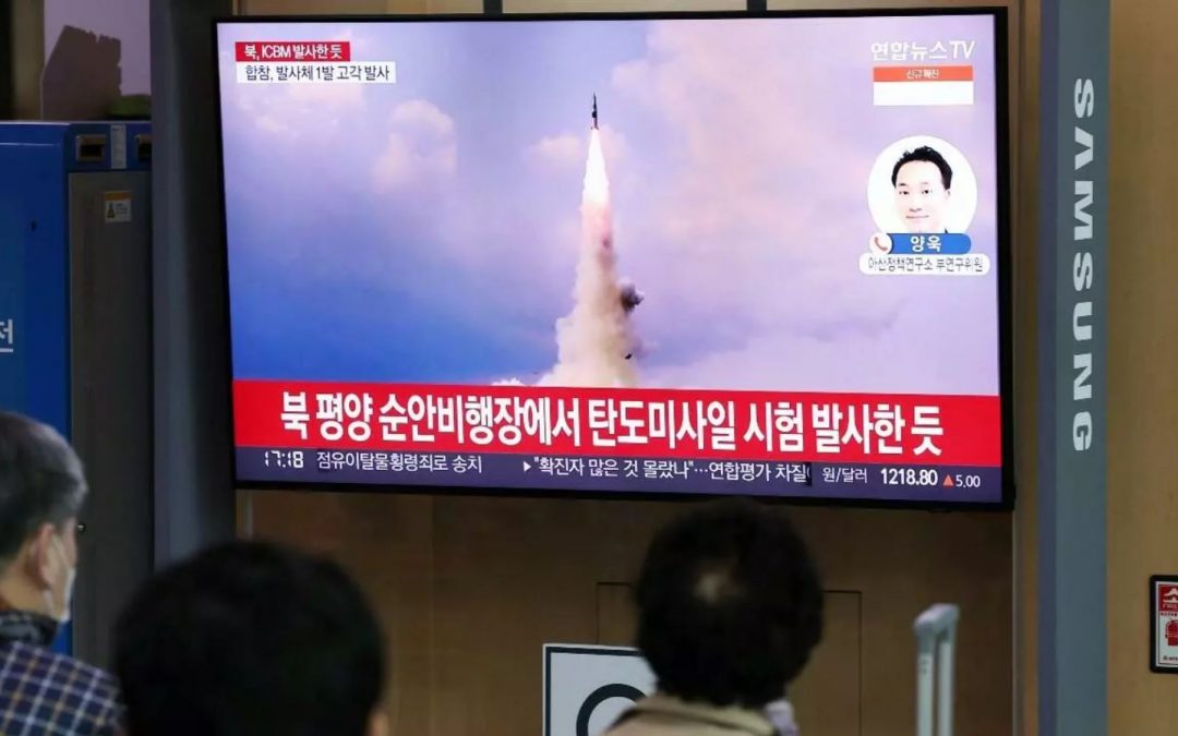 Corea del Norte dispara un misil balístico intercontinental cerca de Japón