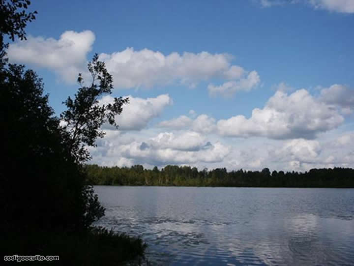 Lago Svetloyar en el Distrito Voskresensky