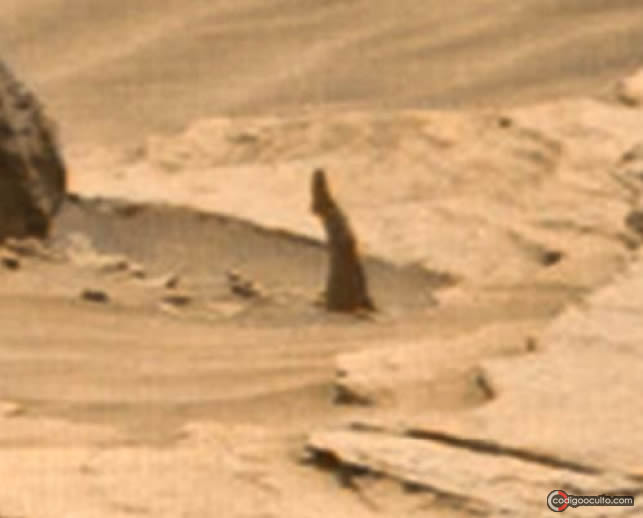Primer plano del objeto anómalo en Marte