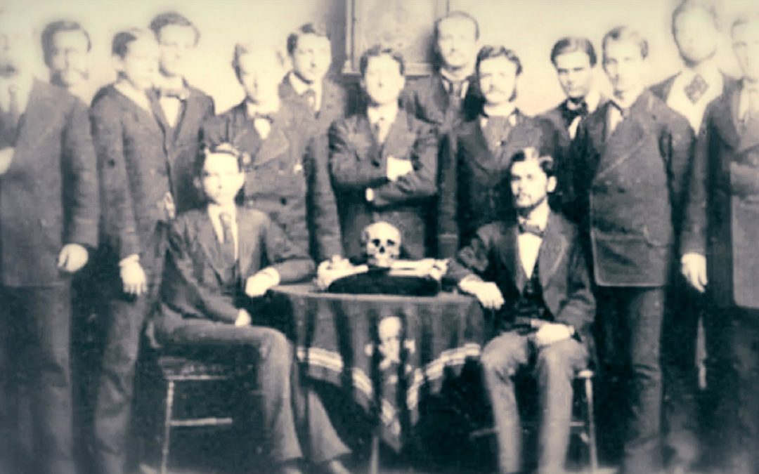 Skull and Bones: La Historia Secreta de la “Hermandad de la Muerte”