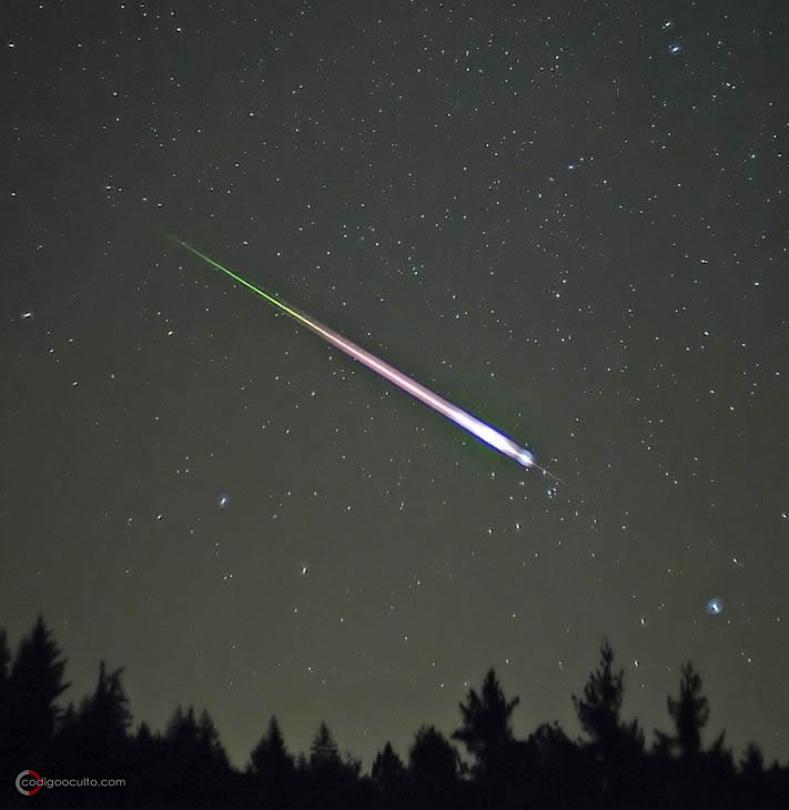 Ejemplo de un meteoro típico en el cielo nocturno
