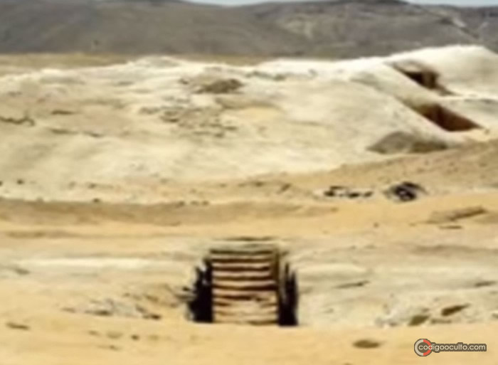 El misterioso acceso a las escaleras en medio del desierto de Giza