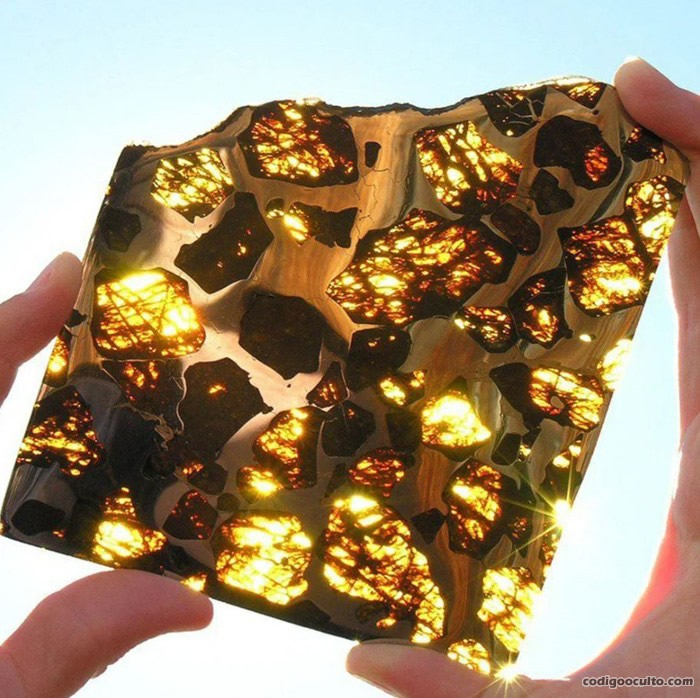 Trozo del meteorito de Fukang exhibido